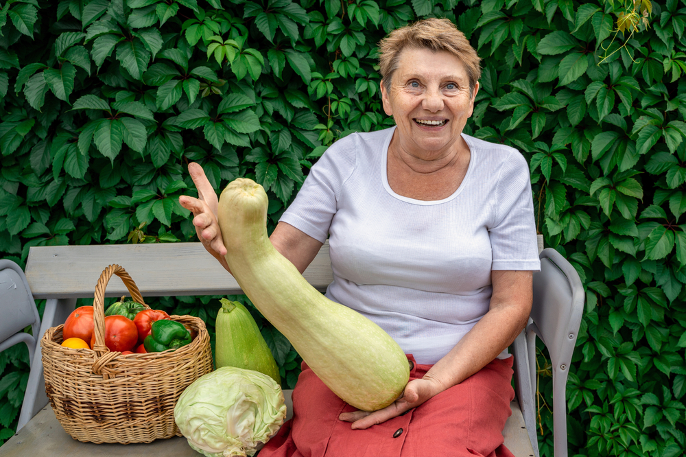 Důchodkyně Jarmila vyzrála na slimáky. V čem spočívá její tajemství?