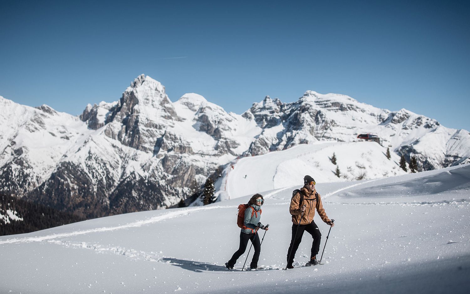 Zimní dovolená není jen o lyžování. Co všechno na ní můžete zažít?