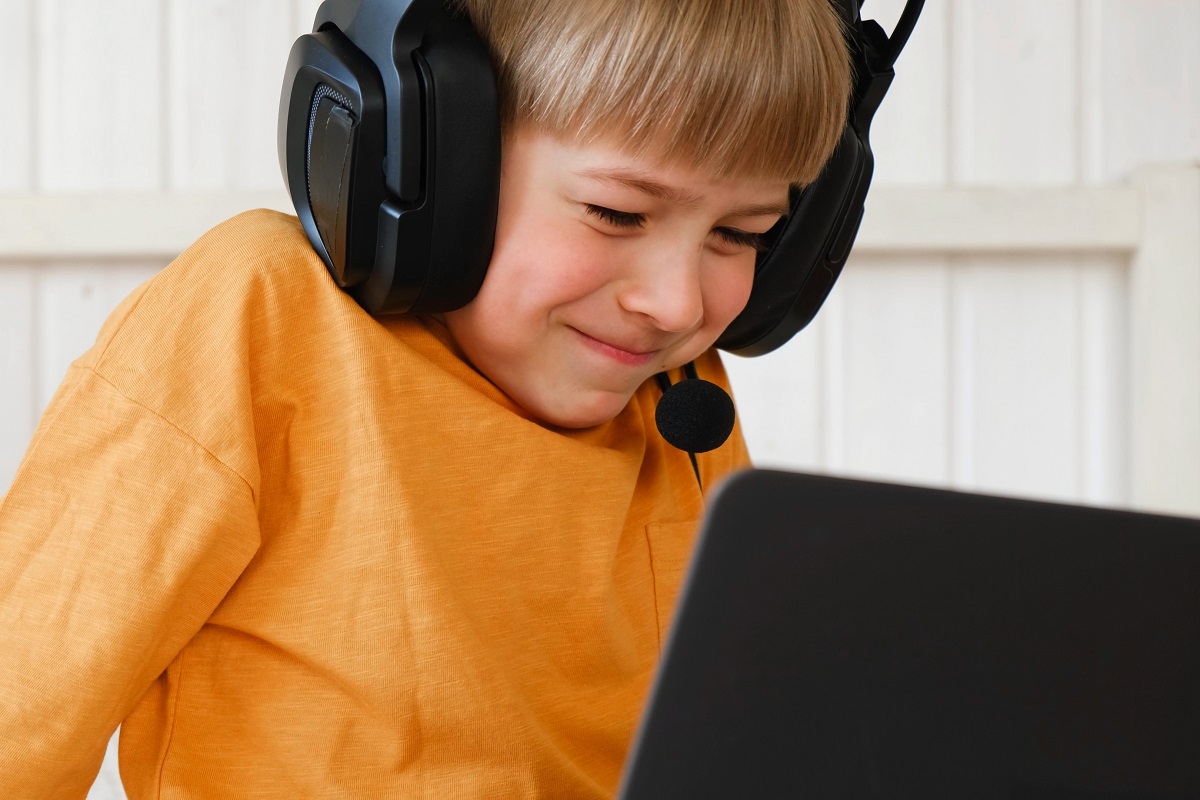 Nejčastější chyby rodičů ohledně AI. Na tohle si dejte u dětí bacha!