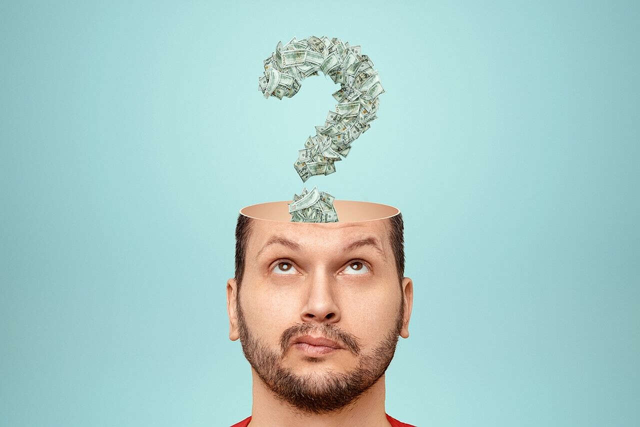 Třetina Čechů si půjčuje peníze od rodiny. V čem je největší riziko?