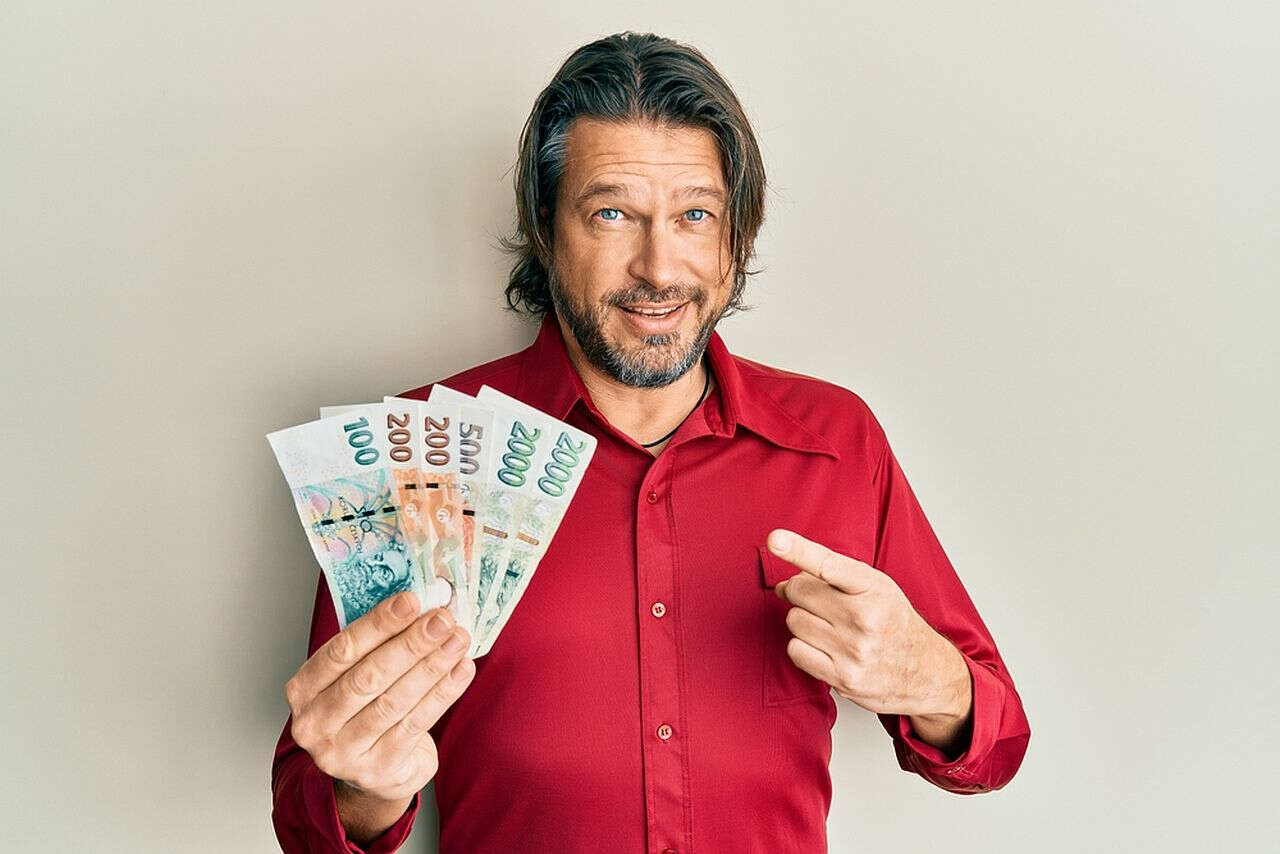 Pro a proti půjčování peněz příbuzným. Jak si nezničit vztahy?