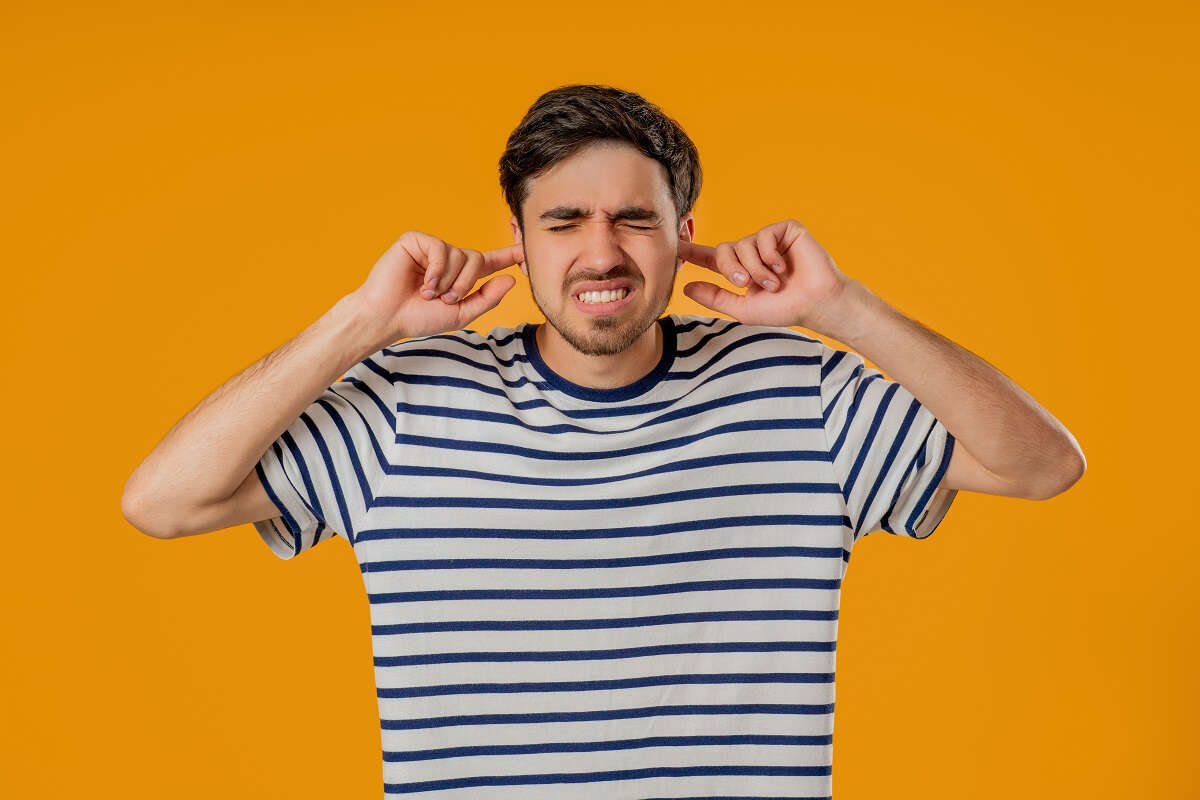 Hluk vás vyčerpává víc než práce. Tohle dělá s vašimi emocemi