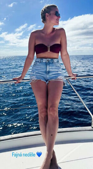 Provokace podle Solaříkové: Polonahá na Kanárech! Do Česka se vracet nechce…