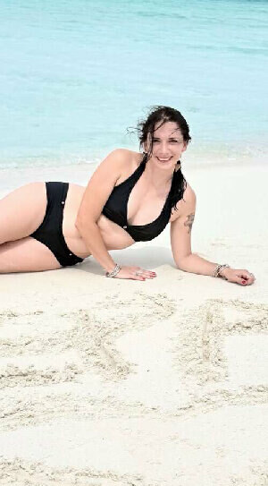 Vyhrocená válka Separa a Nvotové: Posměšnou písničku vystřídala provokace v bikinách