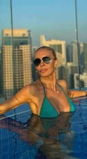 Krainová po vynuceném klidu: Zase v pohybu a pořád sexy!