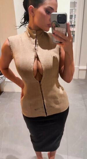 Kylie Jennerová cestou na večeři: Dekolt nacpaný k prasknutí!