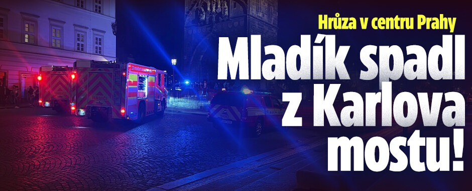 Neštěstí v centru Prahy: Mladík spadl z Karlova mostu